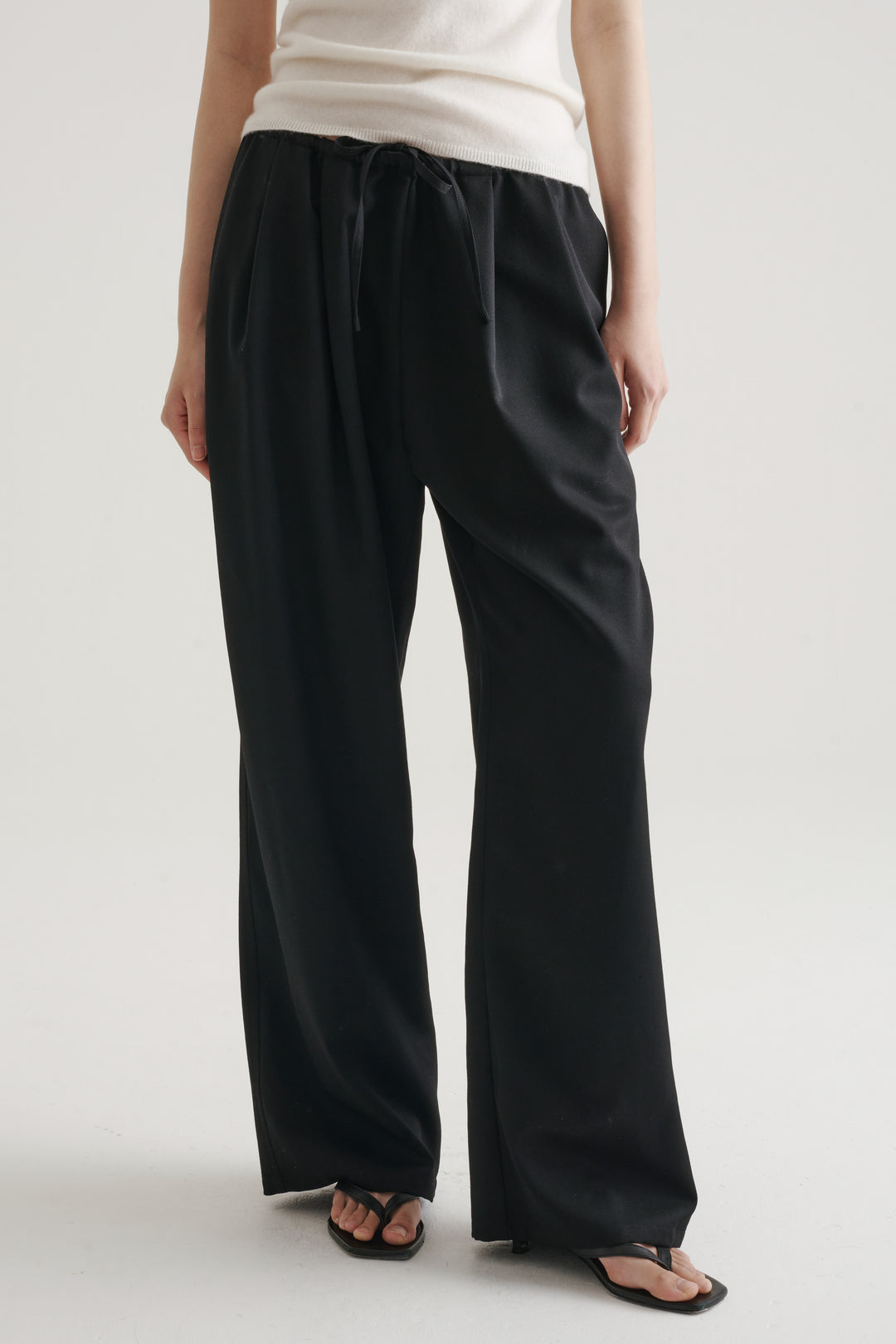 Wool Twill Drawcord Pants / Black