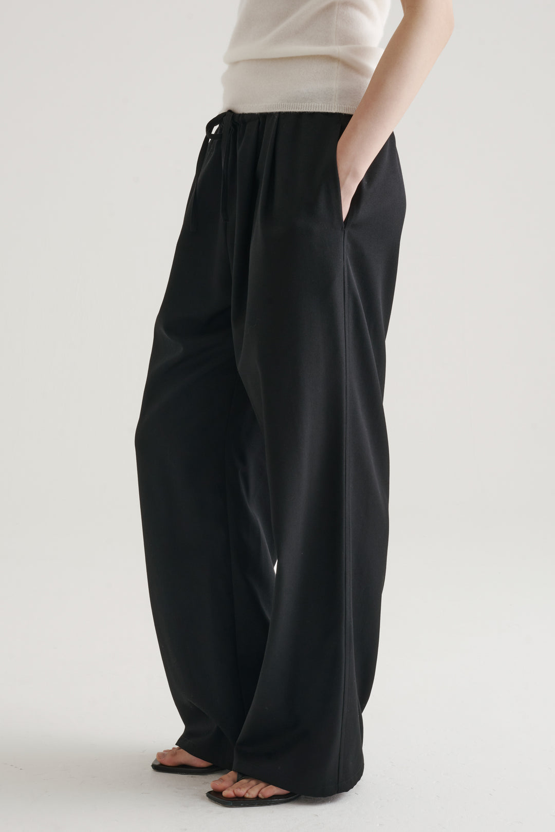 Wool Twill Drawcord Pants / Black