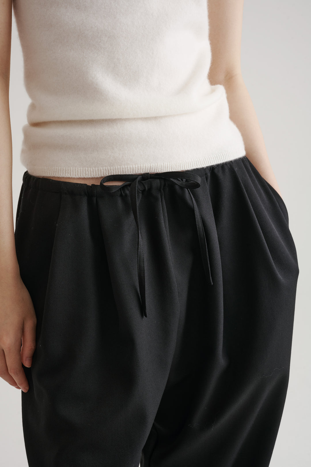 Wool Twill Drawcord Pants / Black