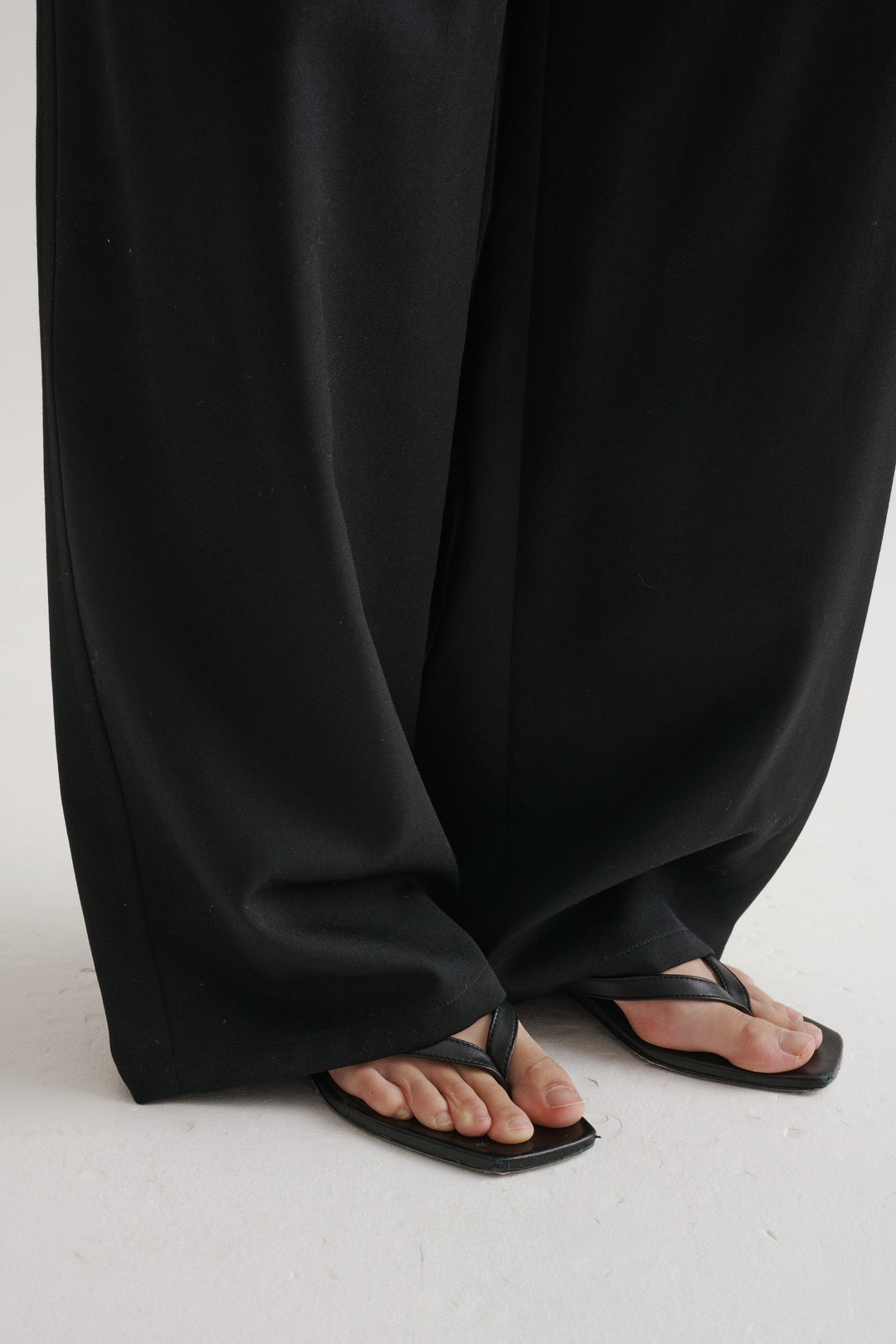 Wool Twill Drawcord Pants / Black