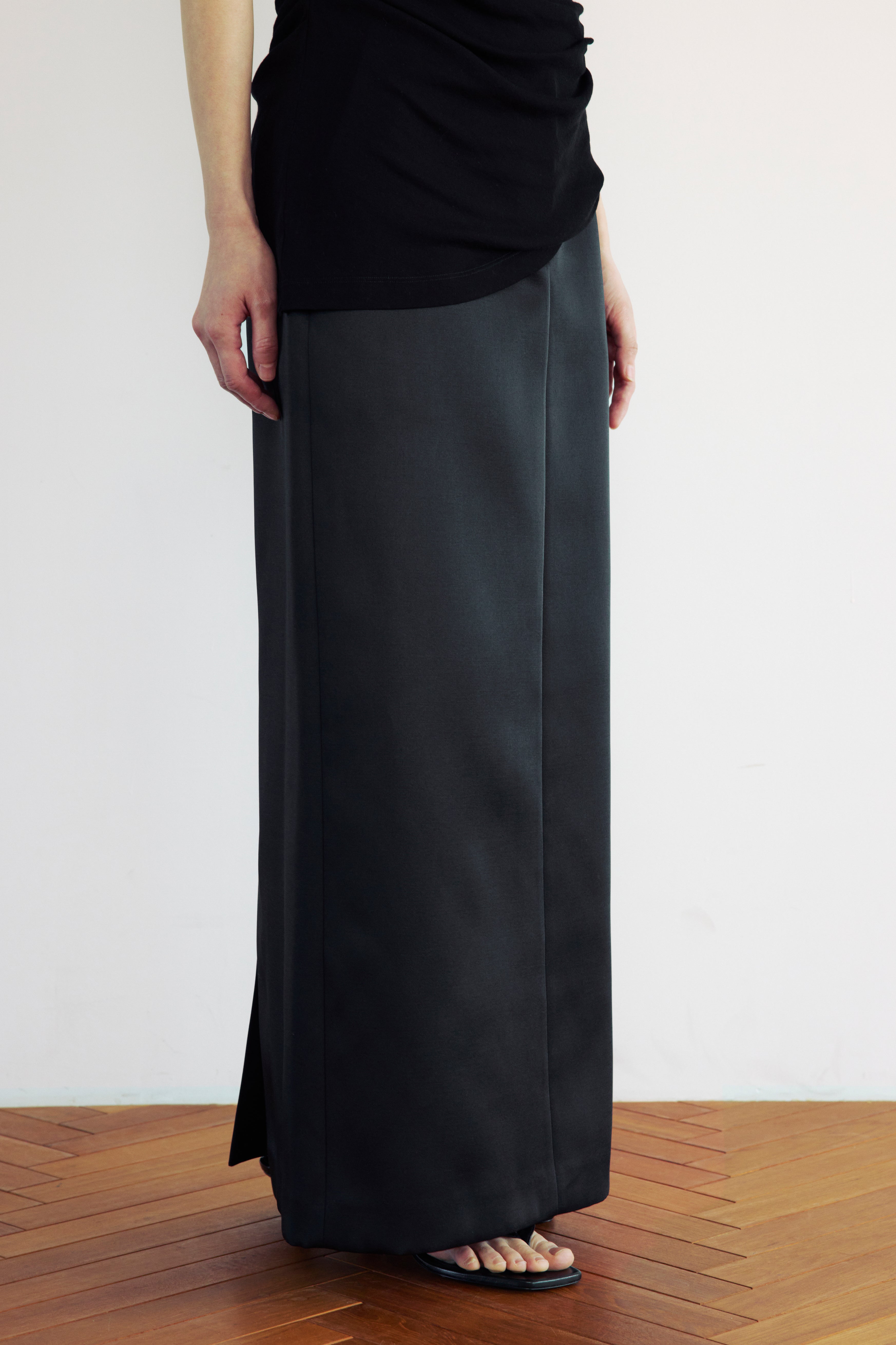 Double Satin Long Skirt / Brown