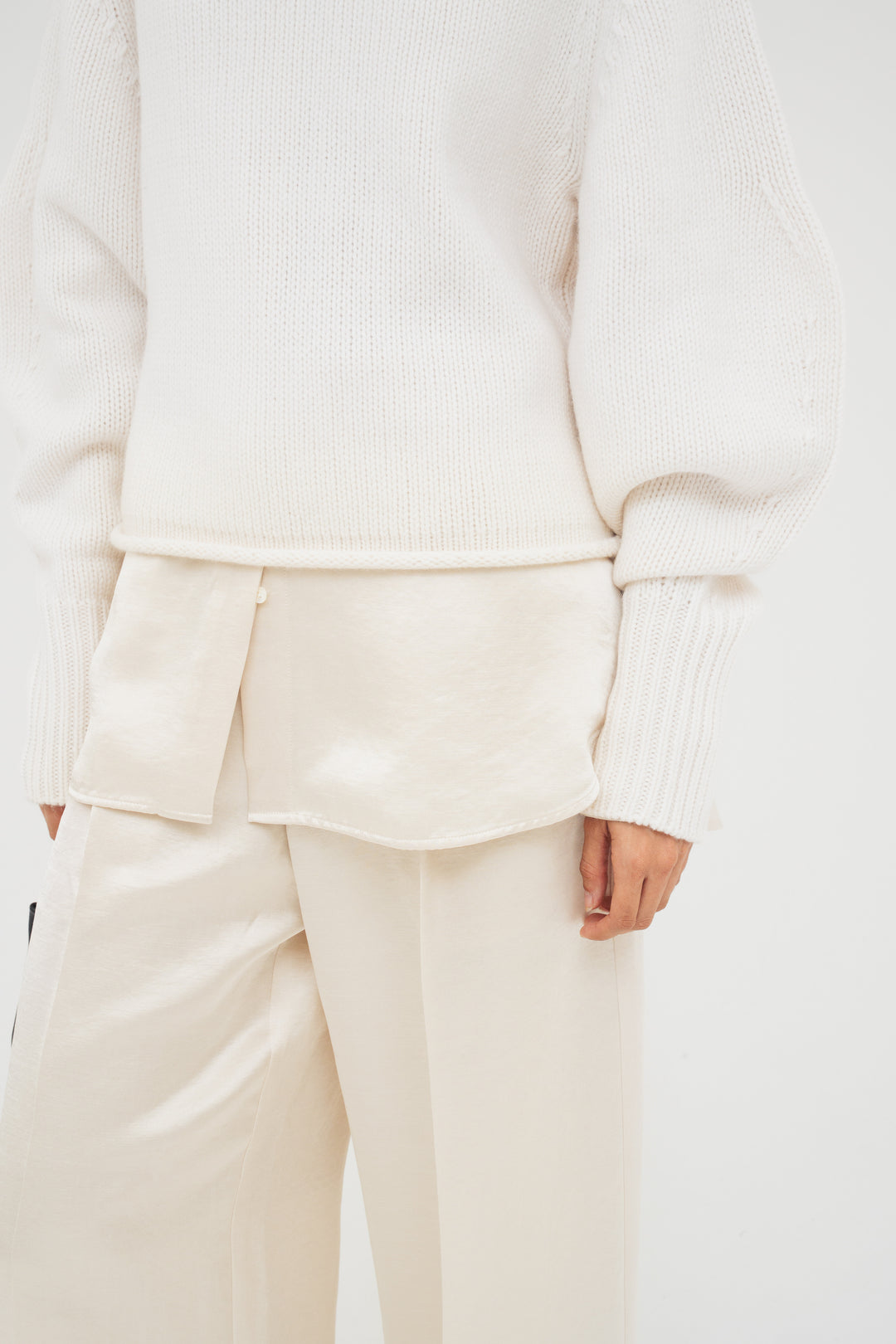 Contour Turtle Neck Knit / Black