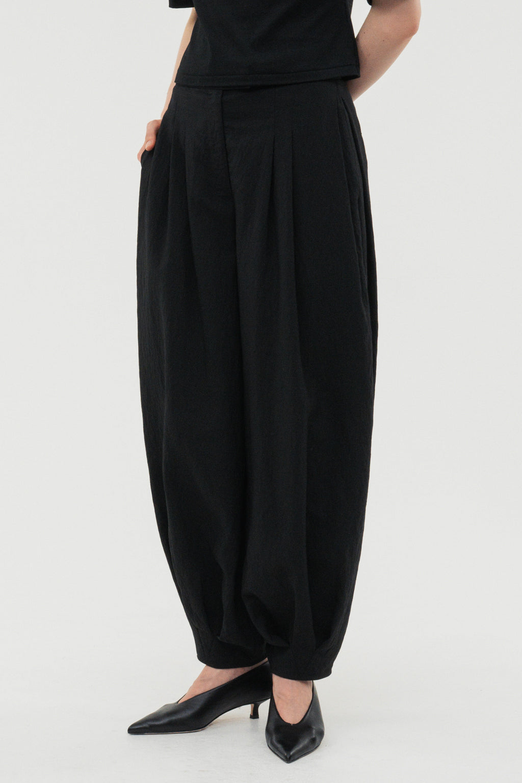Balloon Tuck Easy Pants / White