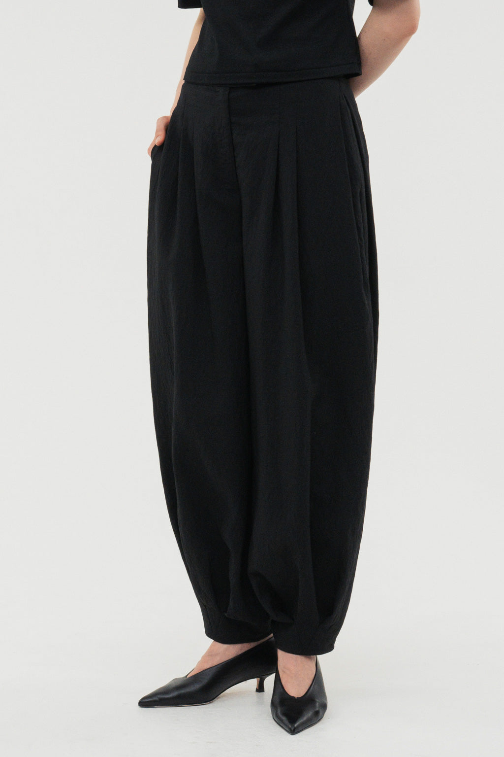 Balloon Tuck Easy Pants / Black