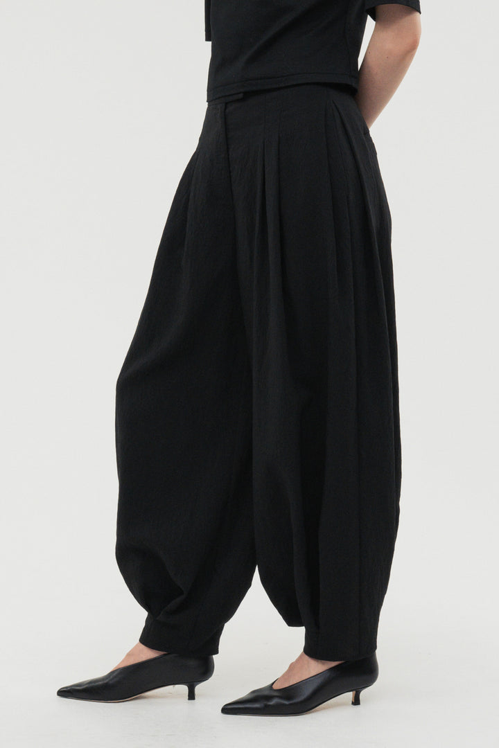 Balloon Tuck Easy Pants / White