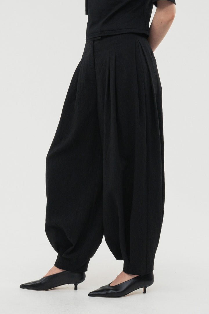 Balloon Tuck Easy Pants / Black