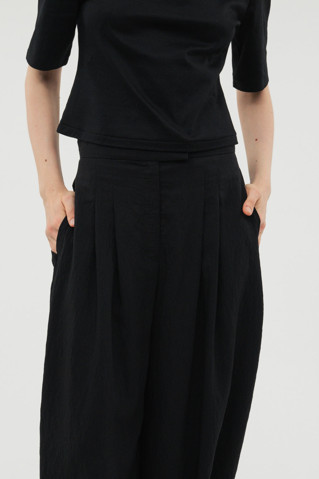 Balloon Tuck Easy Pants / White