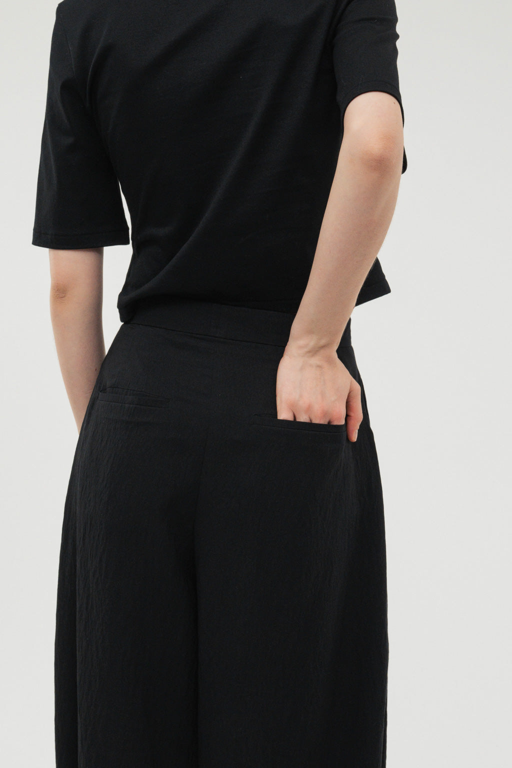 Balloon Tuck Easy Pants / Black