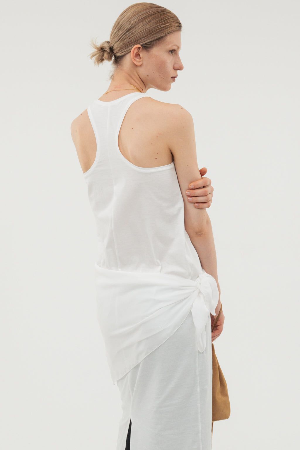 【coming soon】Back Curve Dress / White