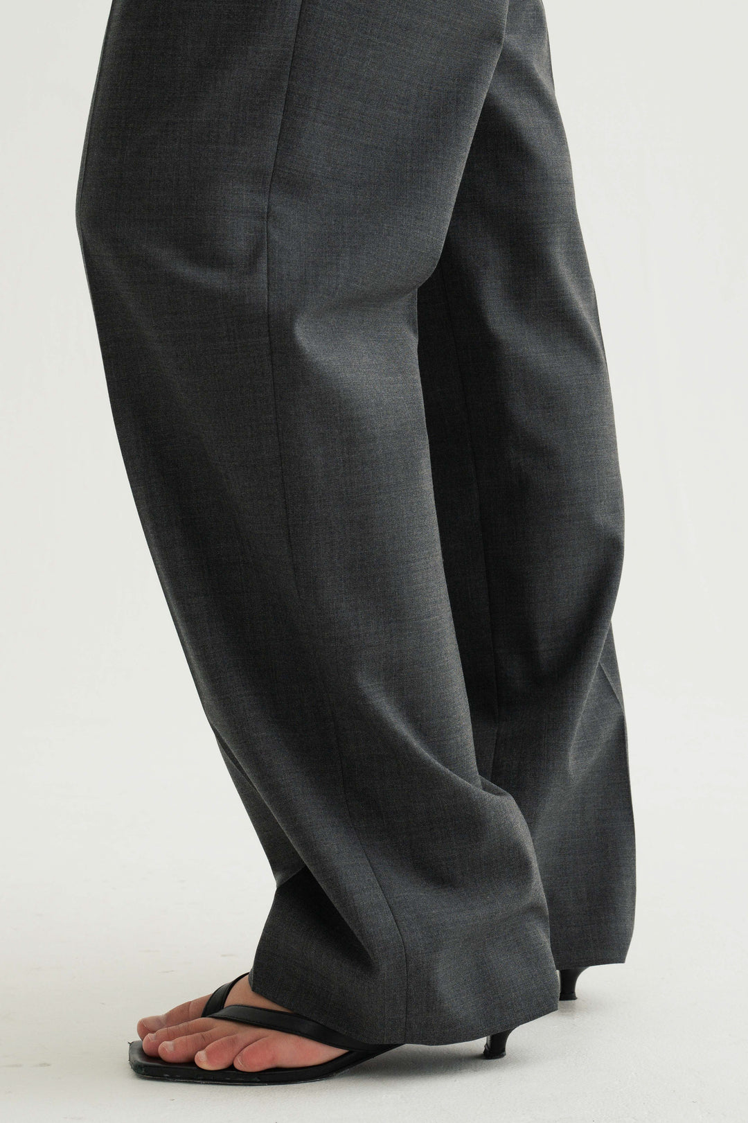 Virgin Wool Slim Straight Pants / Grey