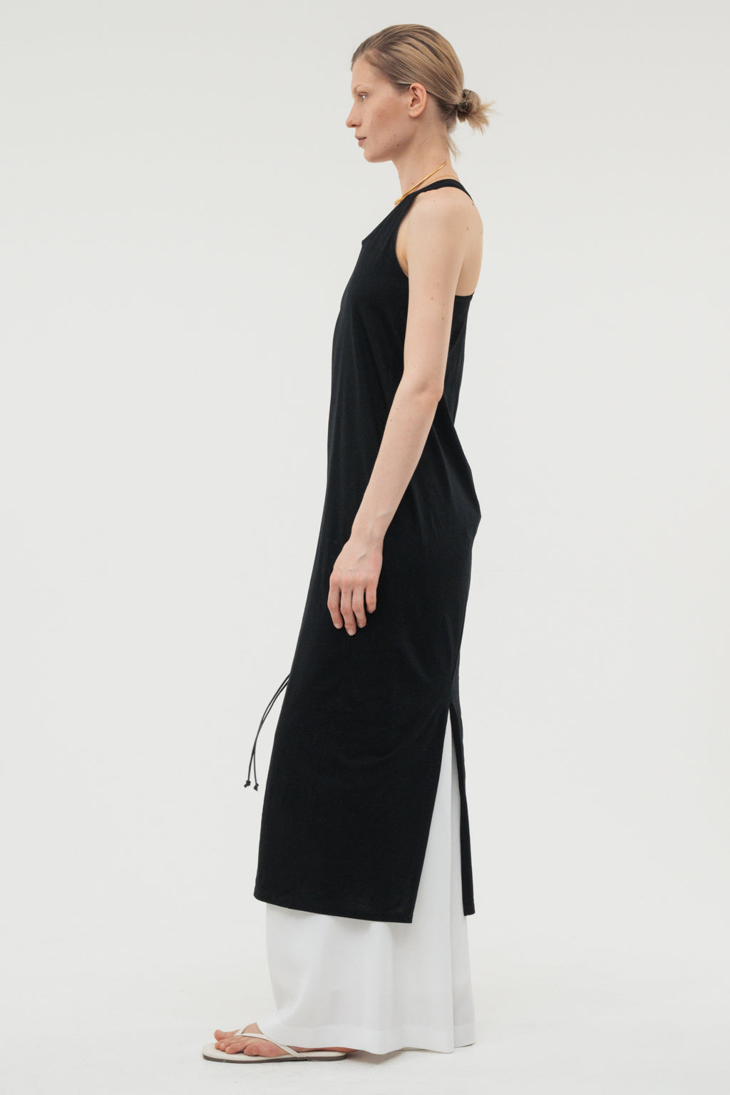 【coming soon】Back Curve Dress / White