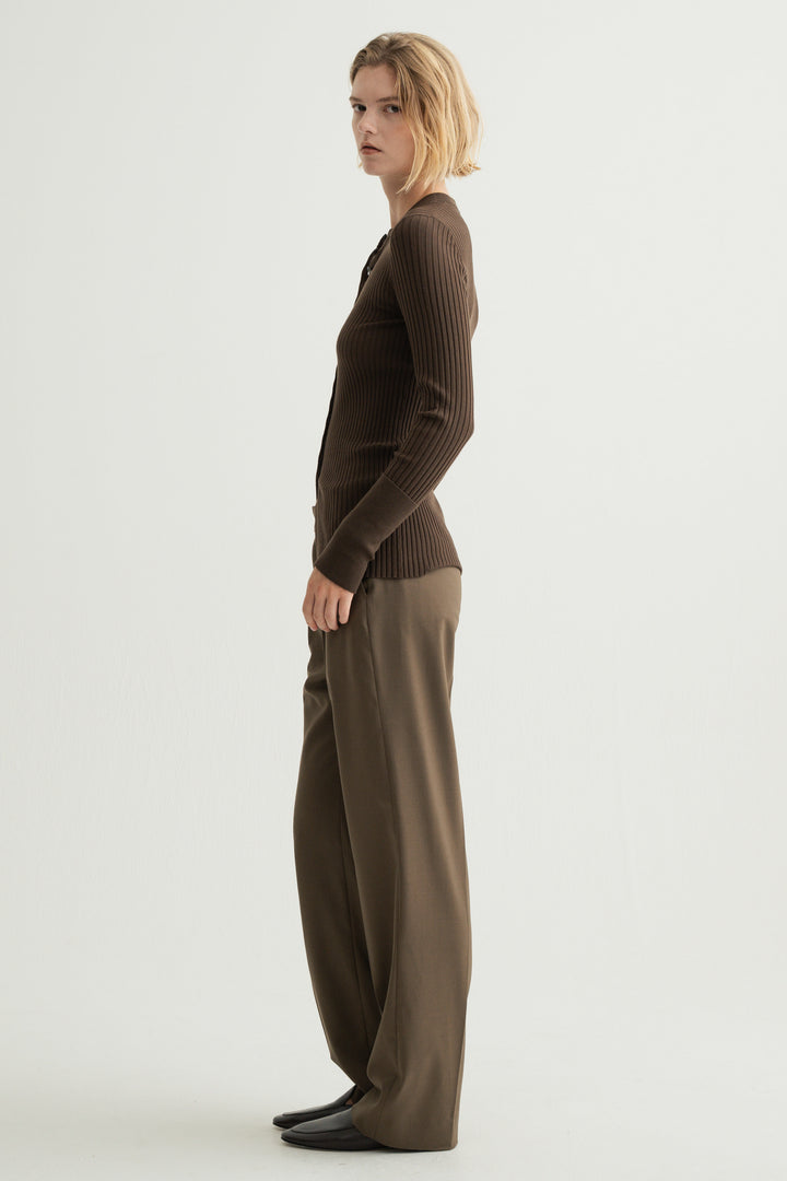 Virgin Wool Slim Straight Pants / Brown