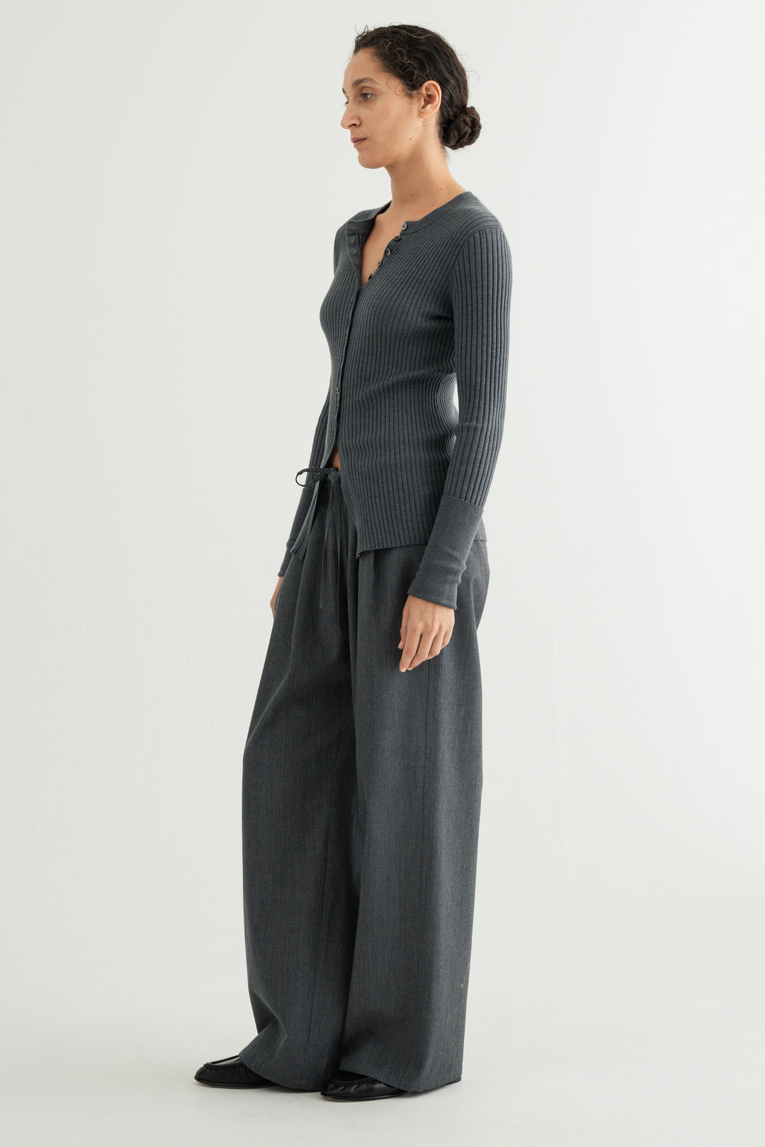 Wool Silk Long Sleeve Cardigan / Black