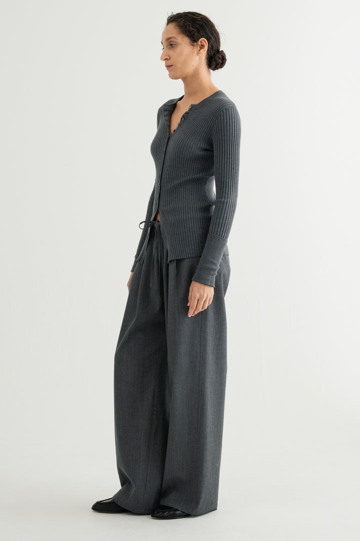 Wool Silk Long Sleeve Cardigan / Black