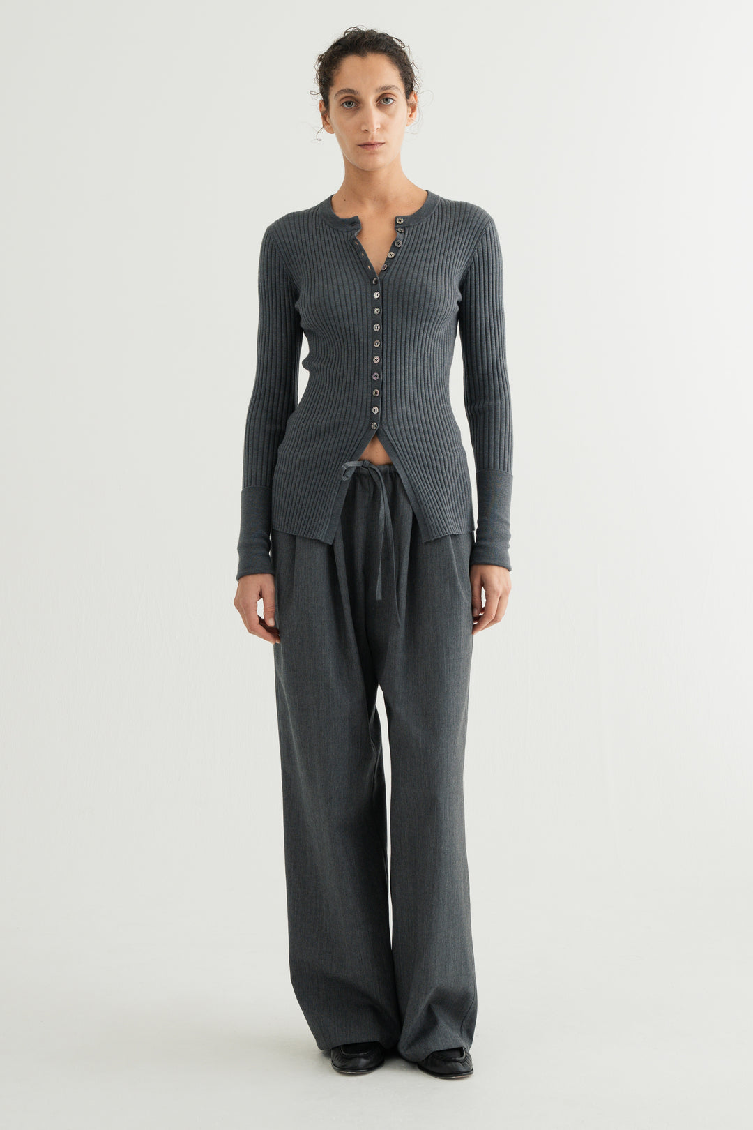 Wool Silk Long Sleeve Cardigan / Black