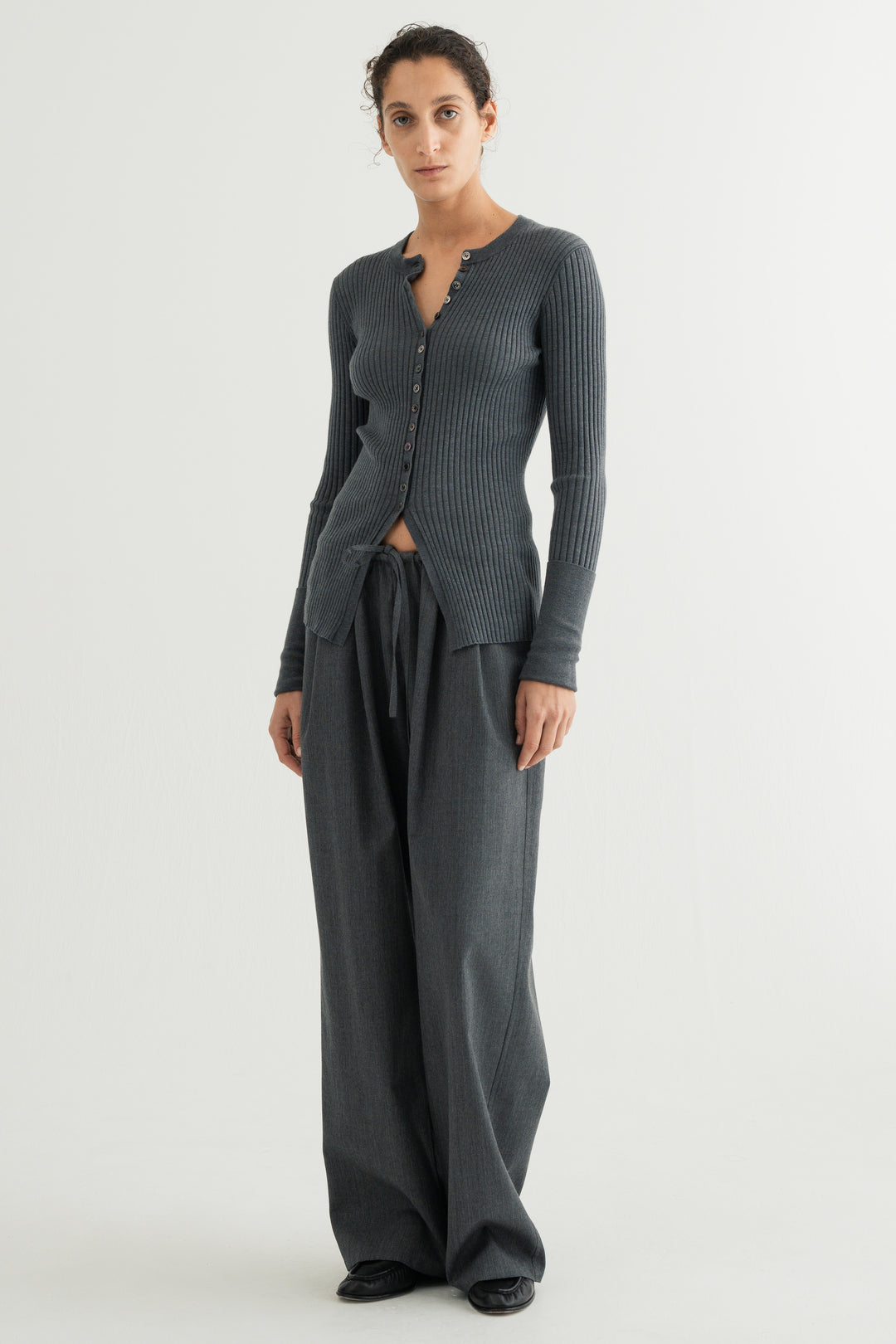Wool Silk Long Sleeve Cardigan / Black