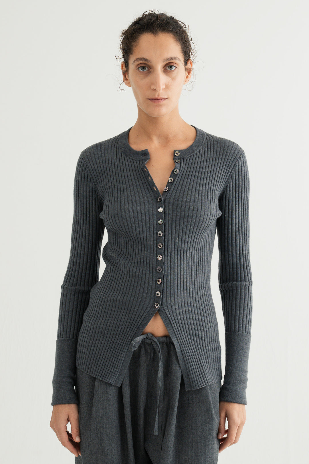 Wool Silk Long Sleeve Cardigan / Black