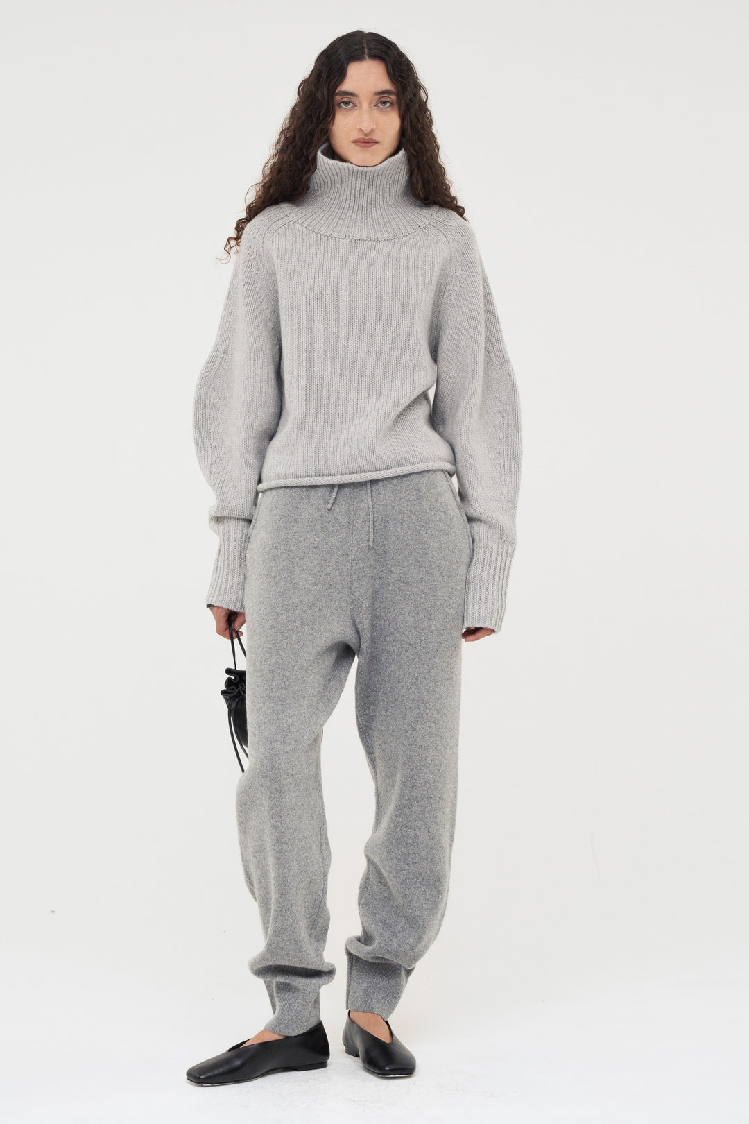 Contour Turtle Neck Knit / Grey