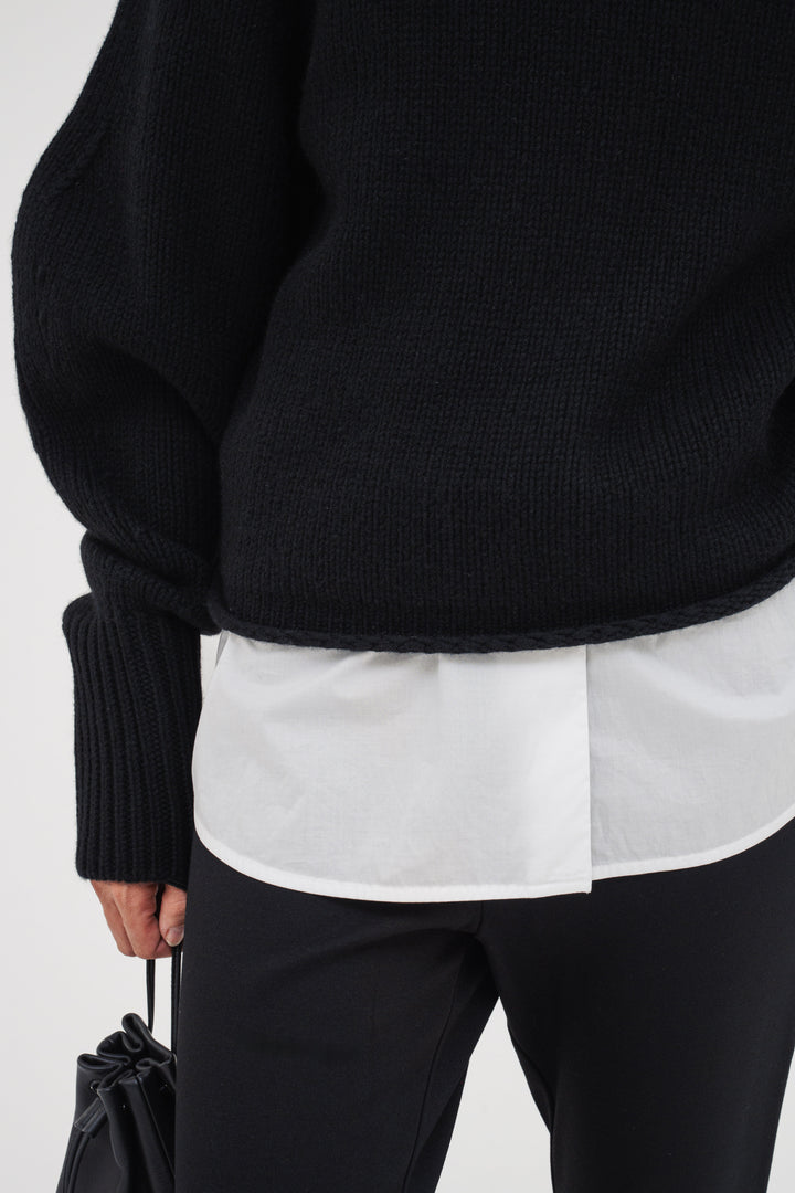 Contour Turtle Neck Knit / Black