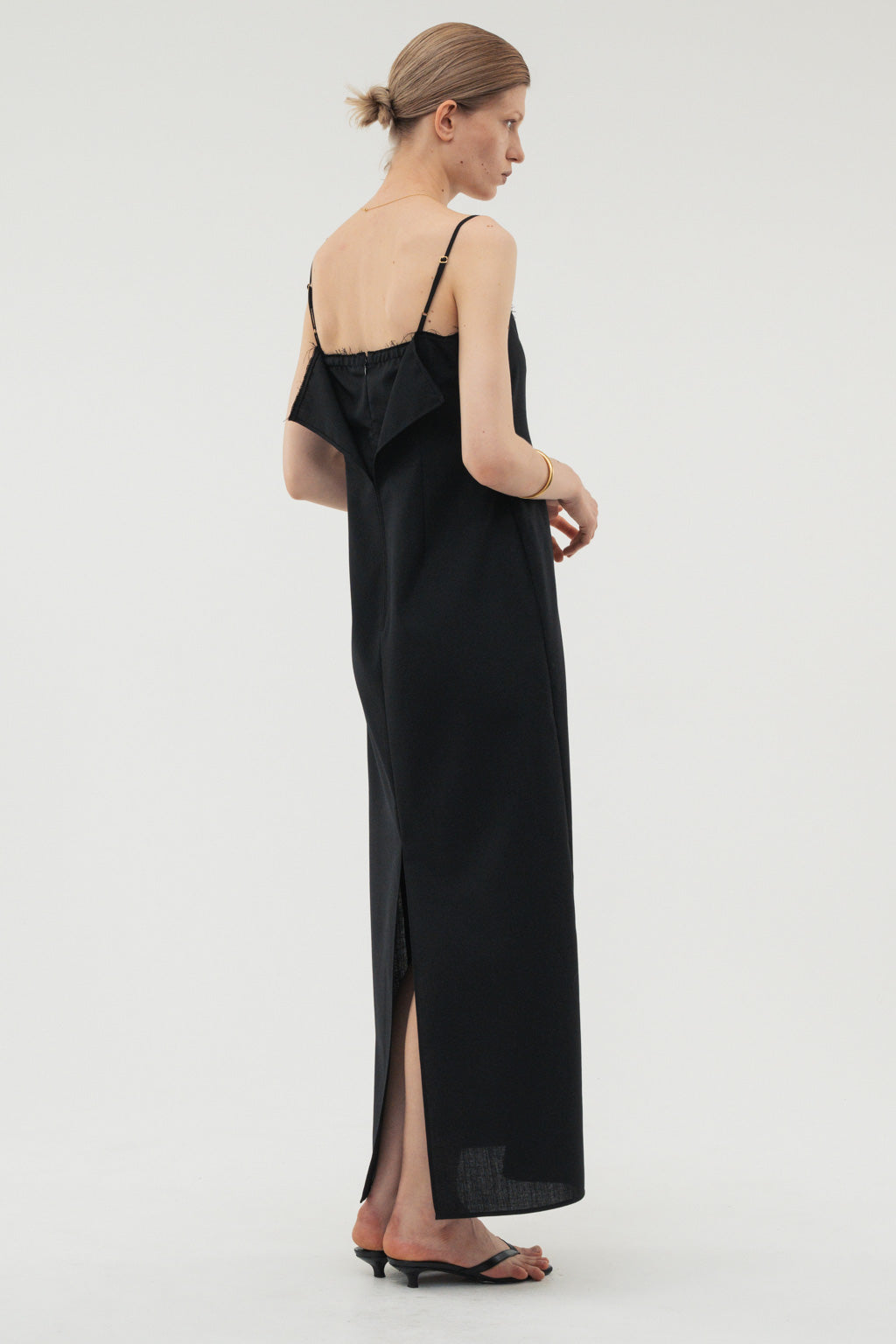 【coming soon】Back Slit Dress