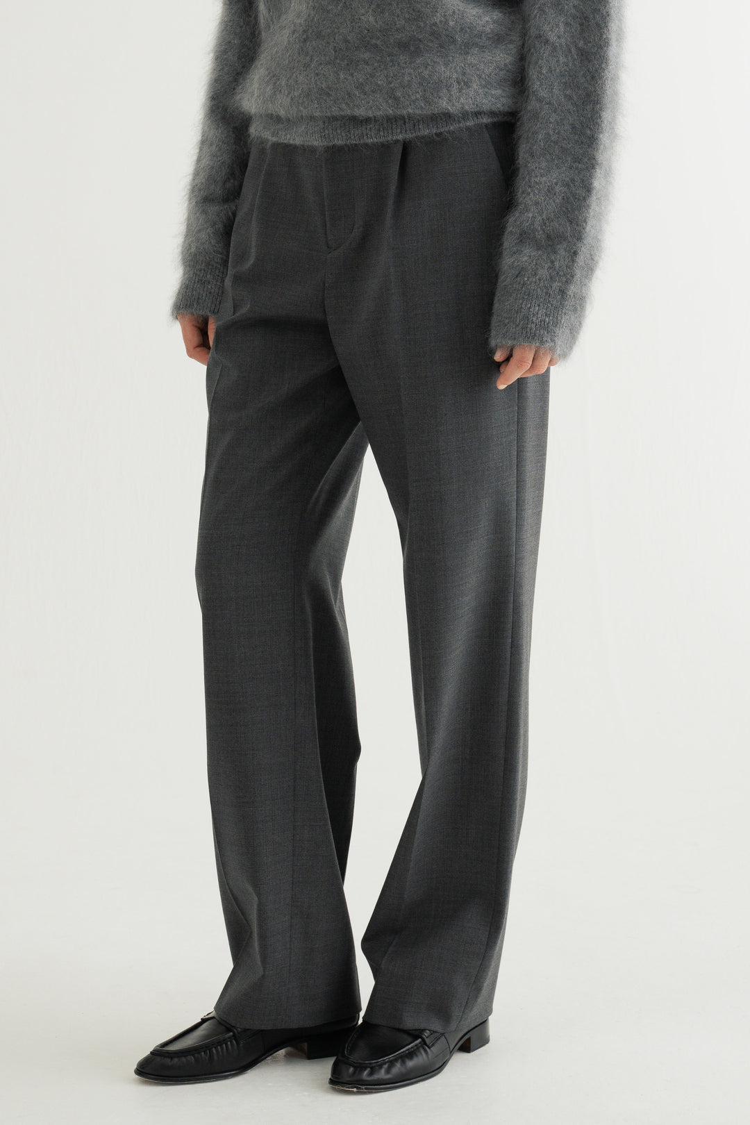 Virgin Wool Slim Straight Pants / Grey