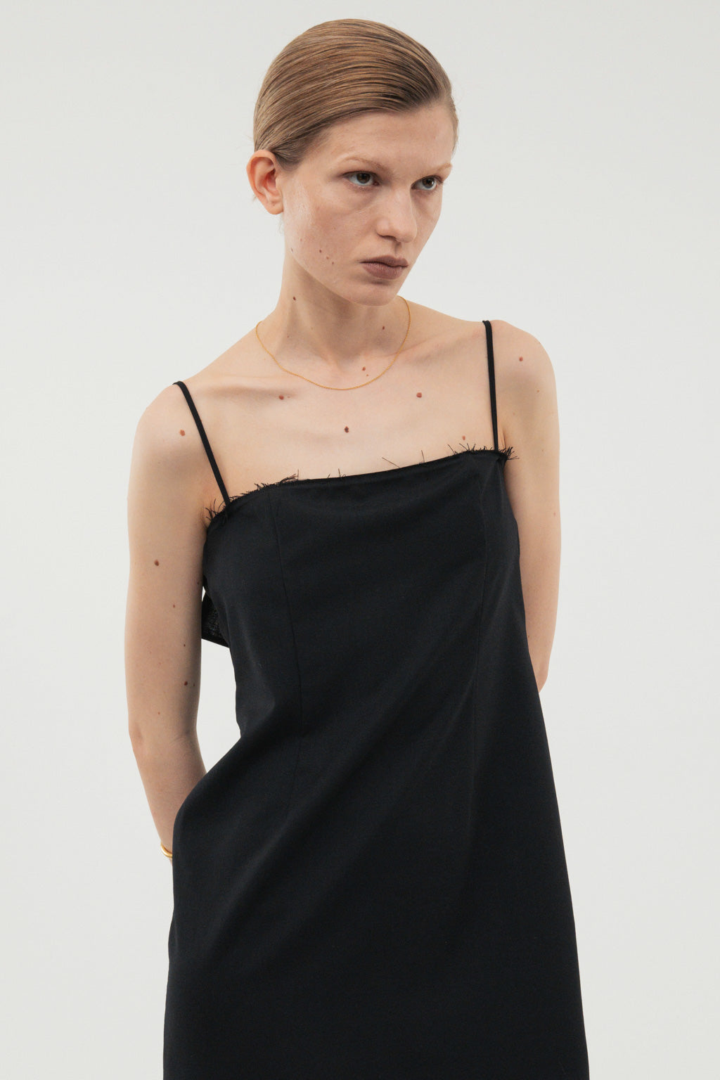 【coming soon】Back Slit Dress