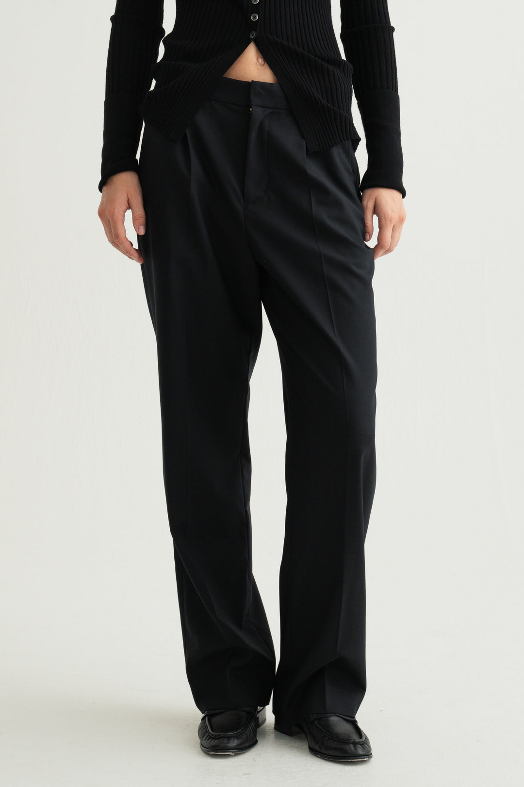Virgin Wool Slim Straight Pants / Brown