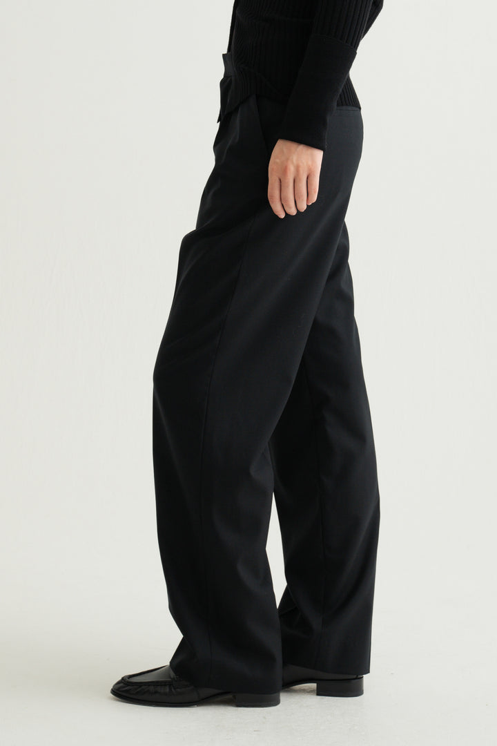 Virgin Wool Slim Straight Pants / Brown