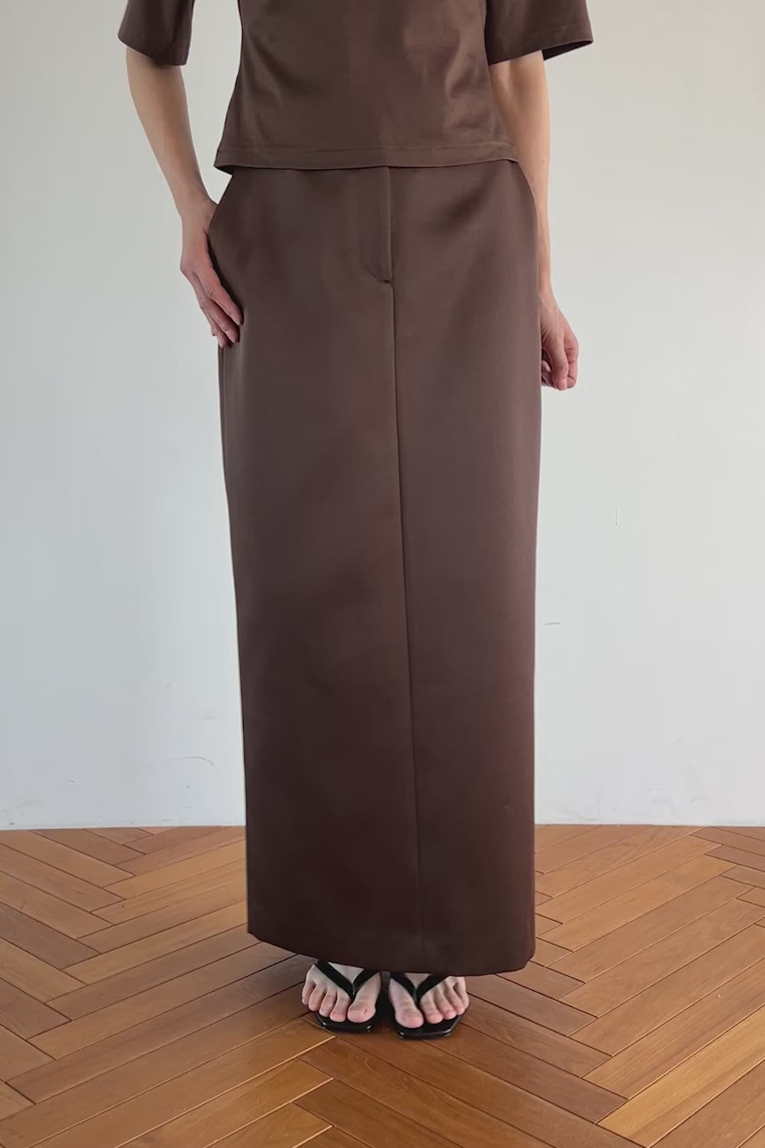 Double Satin Long Skirt / Brown